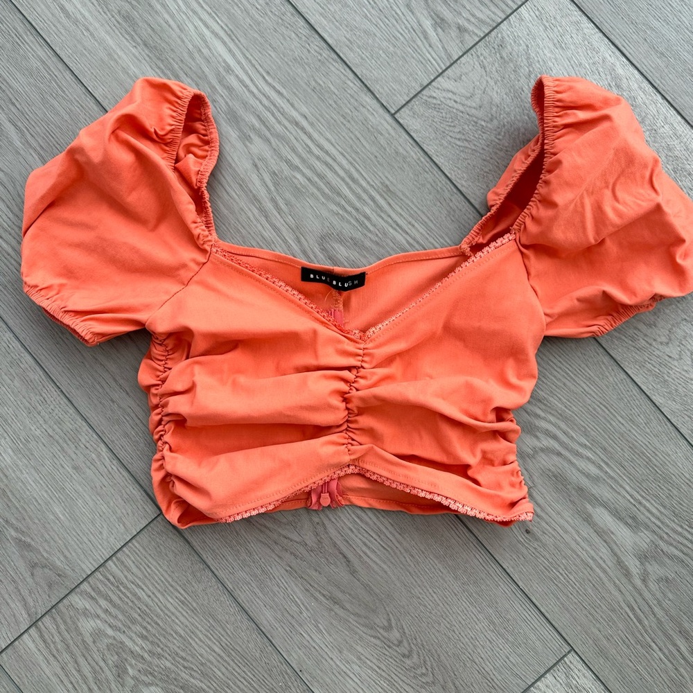 ORANGE PUFFED SLEEVE CROP TOP